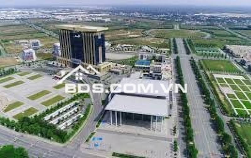 NGÂN HÀNG THANH LÝ ĐẤT GẦN CHỢ , SÁT KCN CHỈ 740TR , CÓ LÔ GÓC 2MT KD